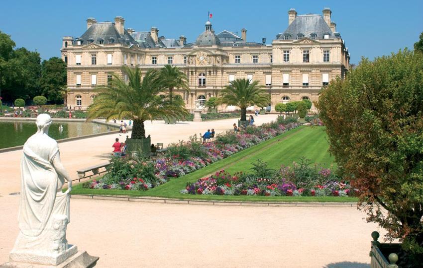 Petite Maison Avec Cour Dans Les Beaux Quartiers-Vous Faites Le Menage- Very Good Prices For T-H-E Location But You Have To Clea-N Th-E Flat Leilighet Paris Eksteriør bilde