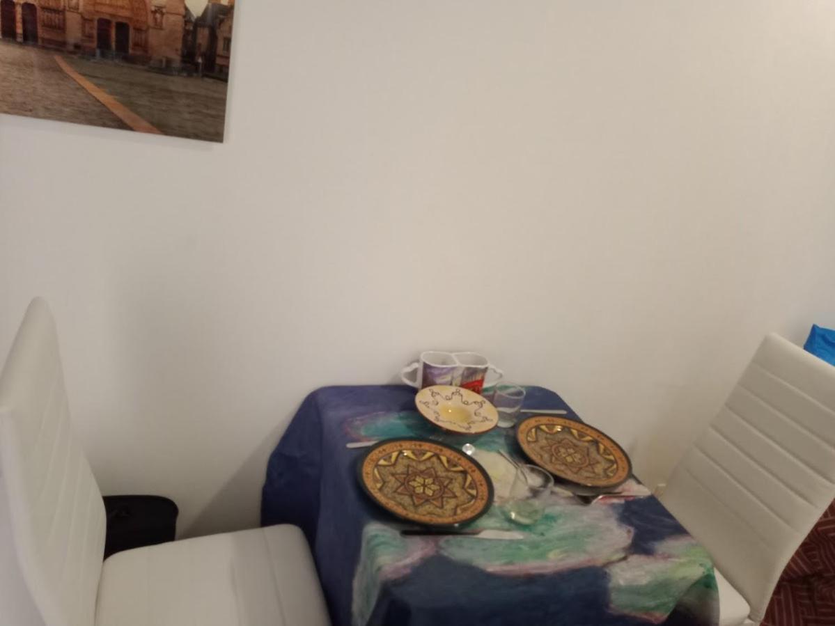 Petite Maison Avec Cour Dans Les Beaux Quartiers-Vous Faites Le Menage- Very Good Prices For T-H-E Location But You Have To Clea-N Th-E Flat Leilighet Paris Eksteriør bilde