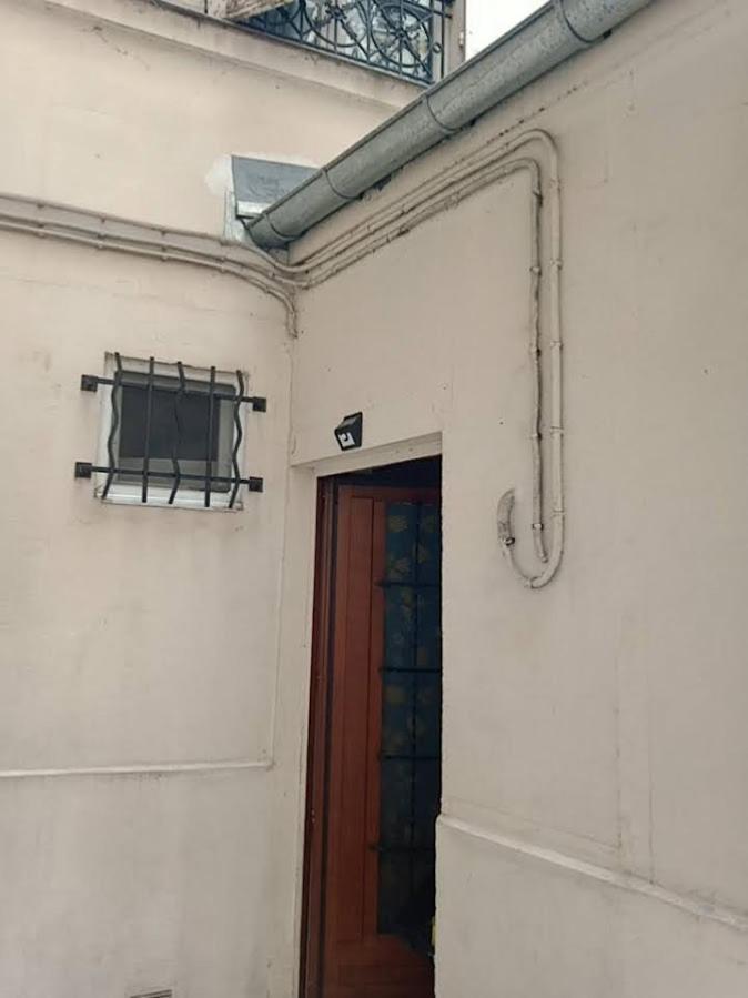 Petite Maison Avec Cour Dans Les Beaux Quartiers-Vous Faites Le Menage- Very Good Prices For T-H-E Location But You Have To Clea-N Th-E Flat Leilighet Paris Eksteriør bilde
